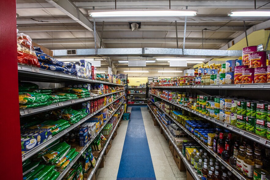 More Photos Of 118 4th ave, Clark Fork Supermarket For Sale