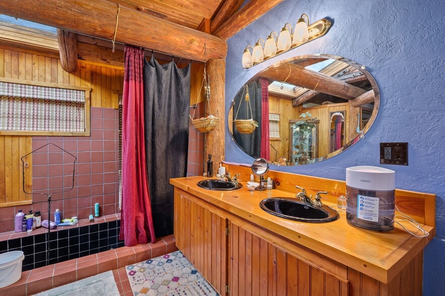 More Photos Of 3305 Dick George Rd, Cave Junction Hospitality For Sale