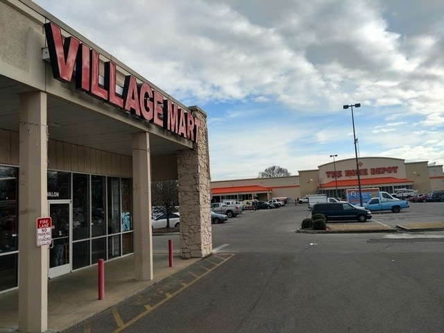 More Photos Of 1627 Poplar Ave, Memphis Unknown For Lease