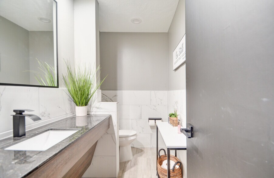 More Photos Of 26615 Oak Ridge Dr, The Woodlands Office For Lease