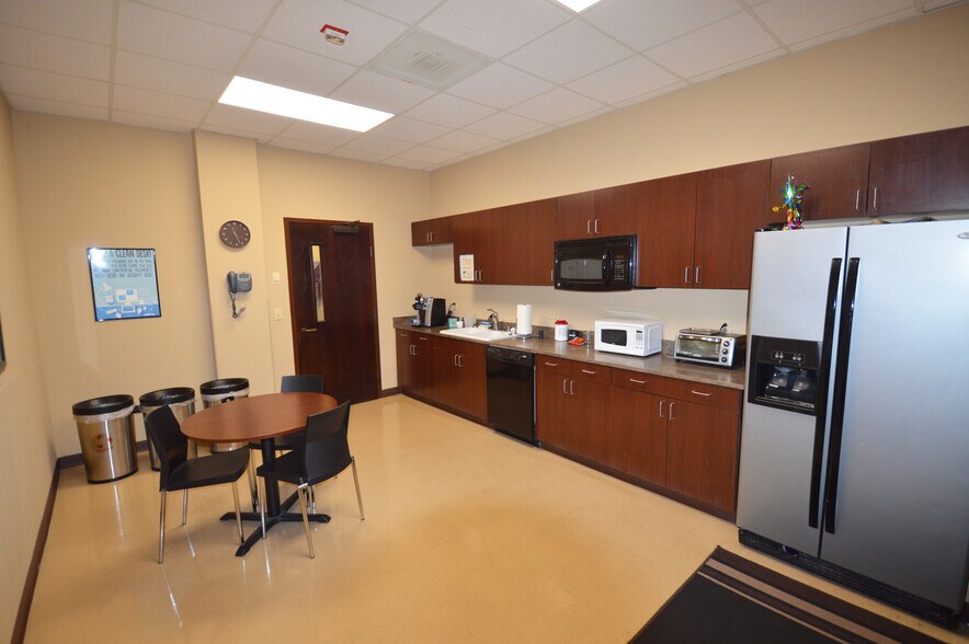 More Photos Of 175 Sunnynoll Ct, Winston-Salem Office For Sale