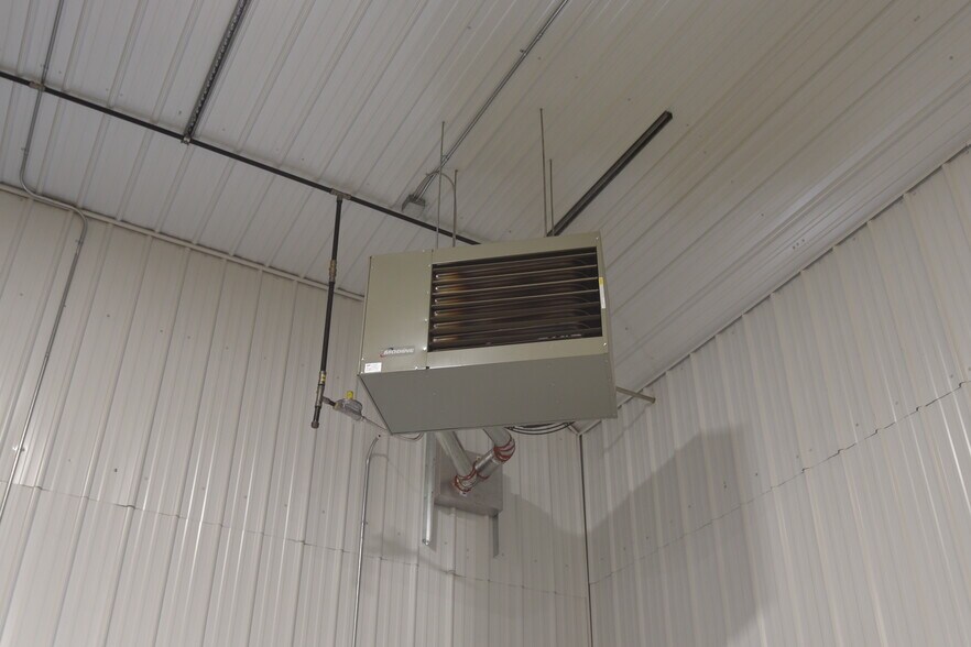 More Photos Of 3018 24th Ave S, Moorhead Warehouse For Lease