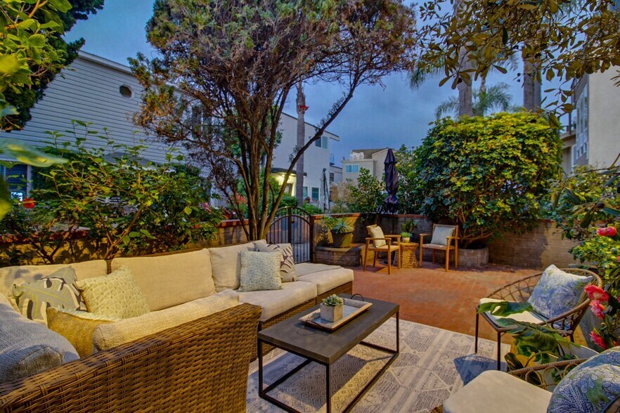 More Photos Of 829 Avalon Ct, San Diego Apartments For Sale