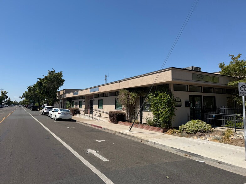 Primary Photo Of 125 N Church St, Lodi Office For Lease