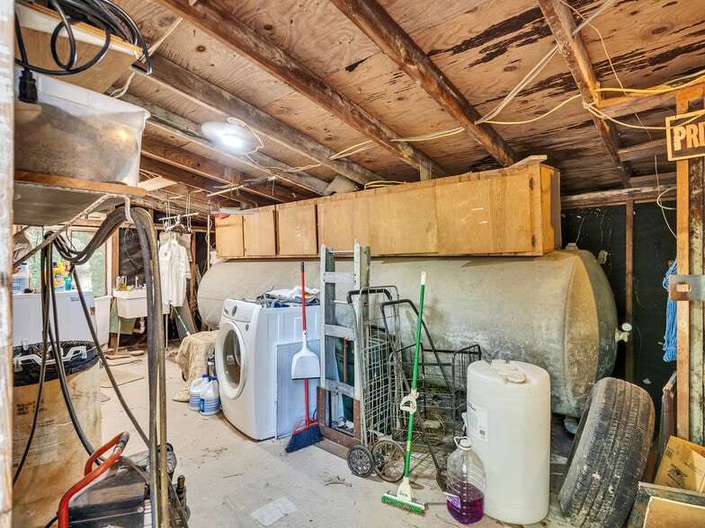 More Photos Of 280 Broken Arrow Marina, Livingston Hotel For Sale