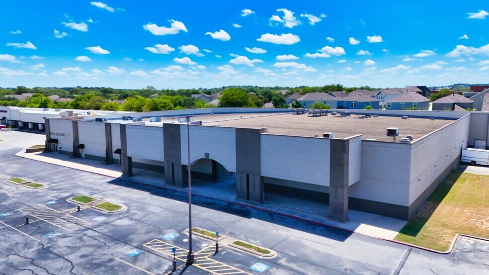 More Photos Of 15130 Nacogdoches Rd, San Antonio Freestanding For Sale