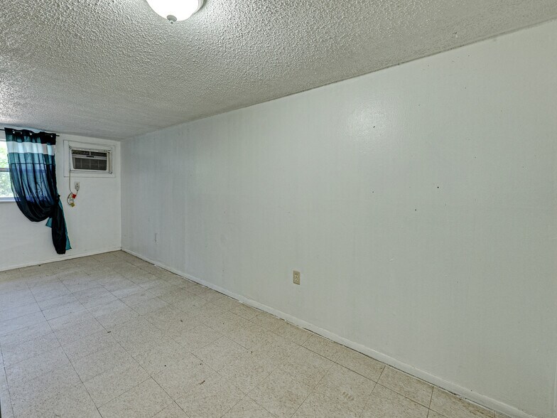 More Photos Of 38230 Roosevelt Ave, Dade City Apartments For Sale