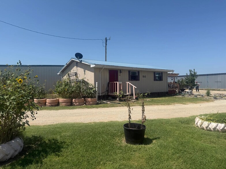 More Photos Of 611 FM 455 W, Sanger Specialty For Sale