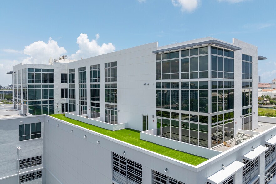 More Photos Of 800 SE 4th Ave, Hallandale Beach Office For Lease