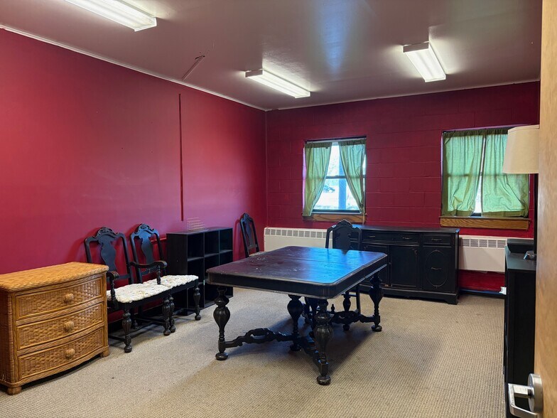 More Photos Of 1011 Gorge Blvd, Akron Office For Sale