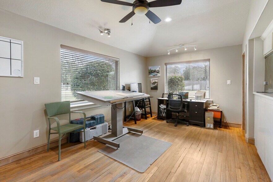 More Photos Of 8711 Hufsmith Kuykendahl Rd, Tomball Industrial For Sale