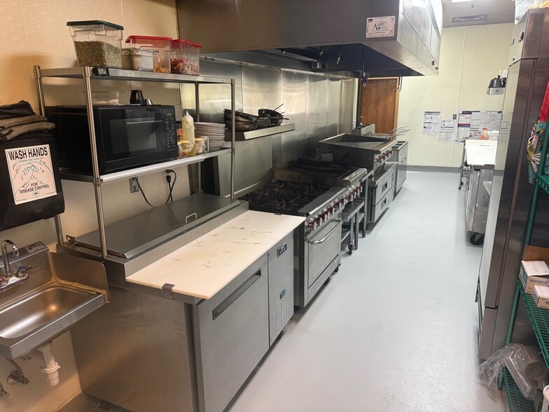 More Photos Of 1031-1055 Station Dr, Oswego General Retail For Lease