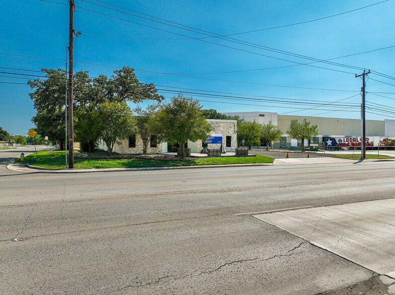 More Photos Of 5260 Rittiman Rd, San Antonio Light Distribution For Sale