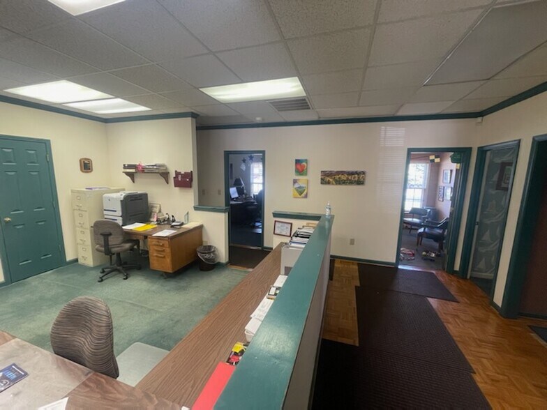 More Photos Of 5100 Bernard Dr, Roanoke Medical For Sale