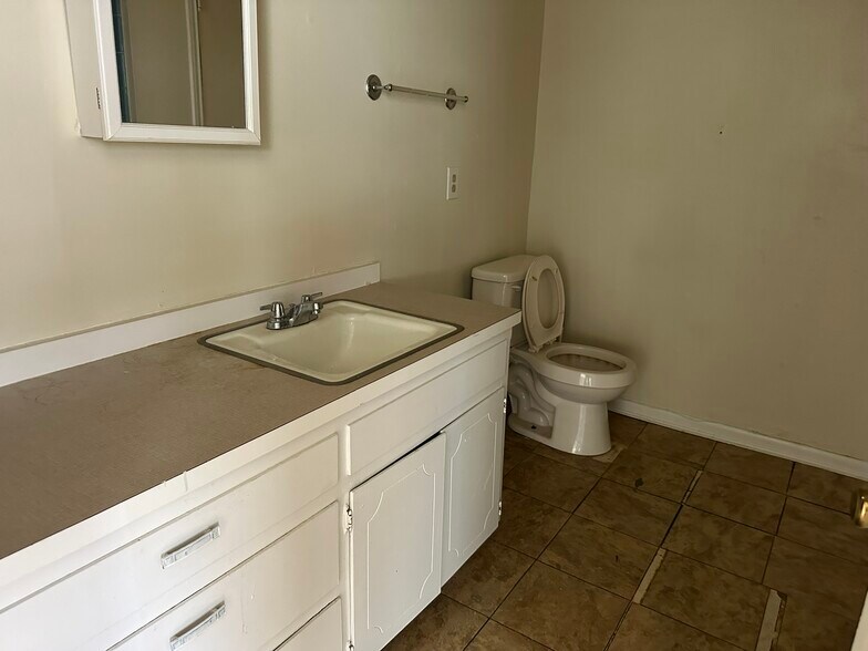 More Photos Of 555 E Boyd Dr, Baton Rouge Multifamily For Sale