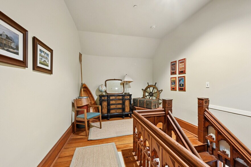 More Photos Of 2001 Lakeshore Dr, Mandeville Office For Sale
