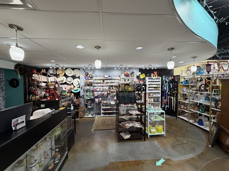 More Photos Of 315 W Main St, Tomball Storefront Retail Office For Lease