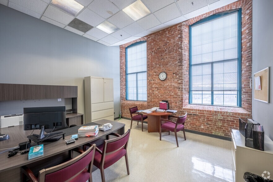 More Photos Of 1082 Davol St, Fall River Apartments For Lease