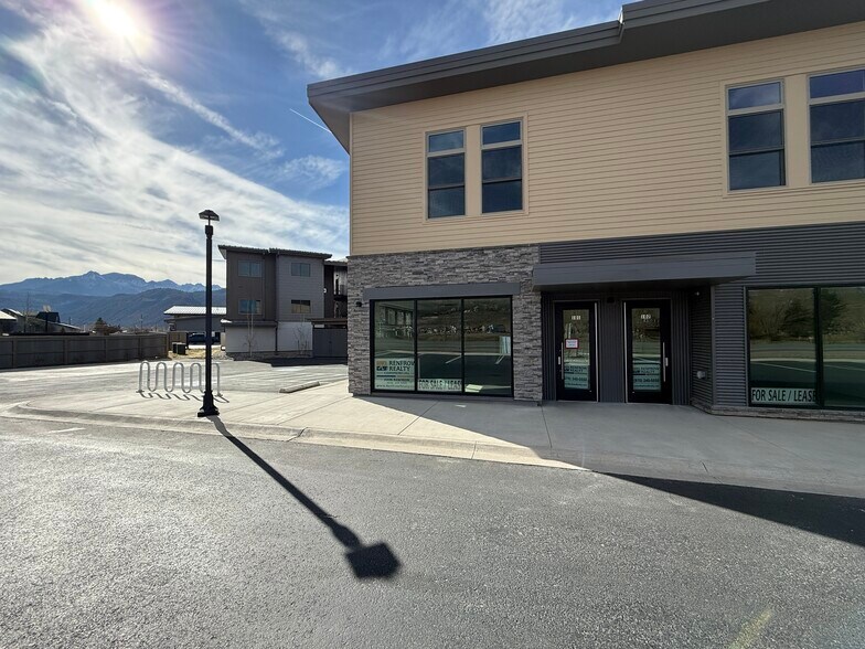 More Photos Of 205 Jasper Pl, Ridgway General Retail For Sale