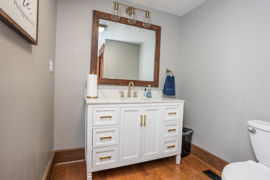 More Photos Of 502 W Main St, Danville Office For Sale