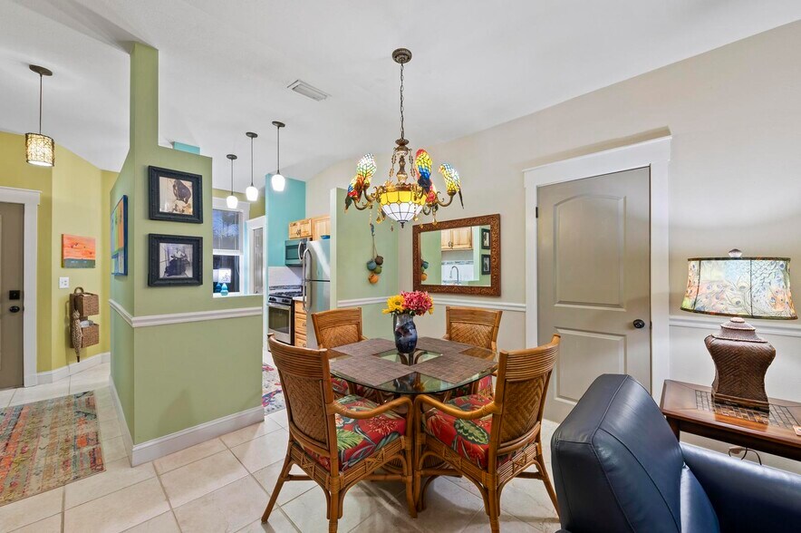 More Photos Of 941 Virginia Dr, Sarasota Specialty For Sale