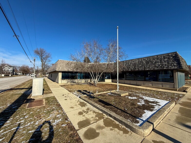 More Photos Of 323 W Galena Blvd, Aurora Office For Sale