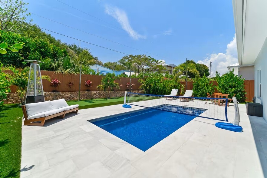 More Photos Of 1960 NE Dixie Hwy, Jensen Beach Apartments For Sale