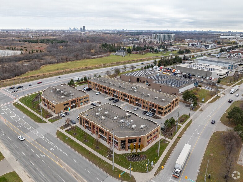 More Photos Of 15 Sun Pac Blvd, Brampton Office For Lease