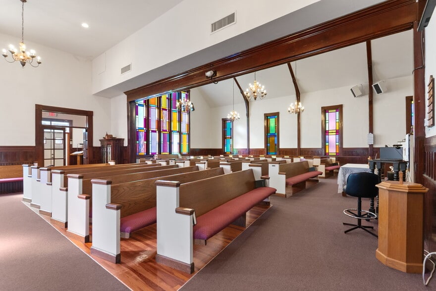 More Photos Of 201 W University Ave, Orange City Religious Facility For Sale