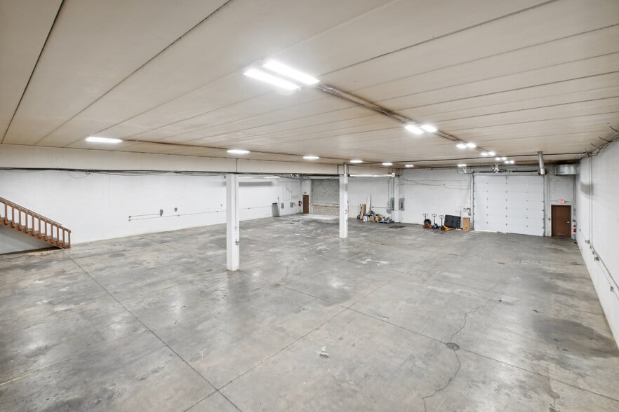 More Photos Of 3438-3446 Snelling Ave S, Minneapolis Distribution For Lease