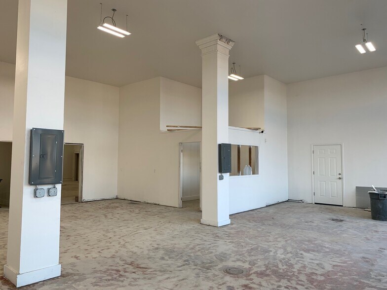 More Photos Of 945 N El Dorado St, Stockton Apartments For Lease