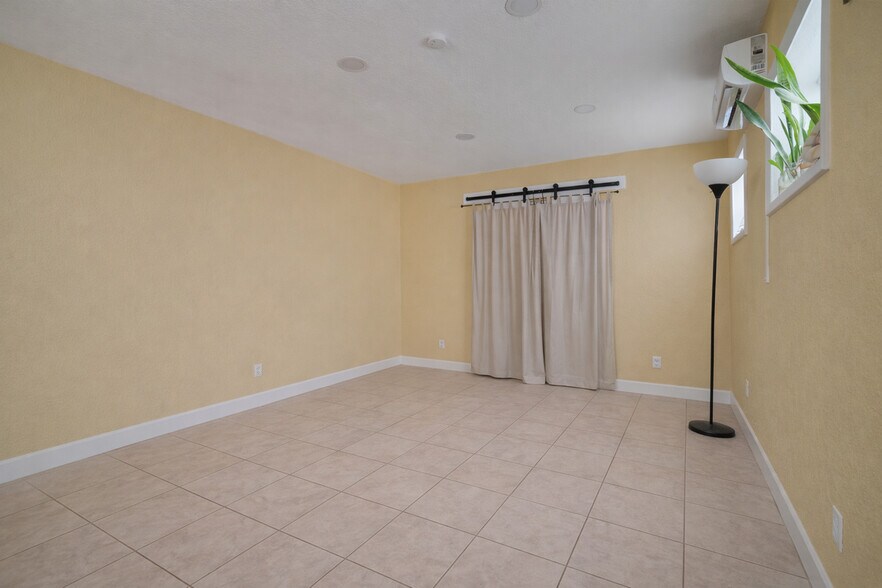 More Photos Of 316 W Columbus Dr, Tampa Apartments For Sale