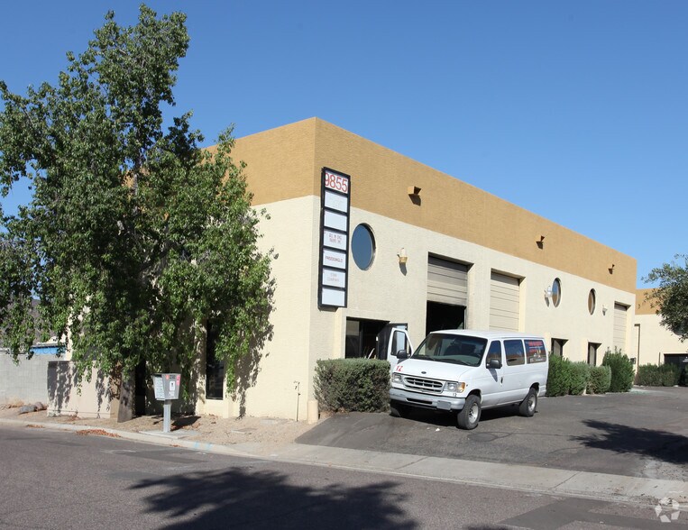 More Photos Of 9855 N 19th Dr, Phoenix Warehouse For Lease