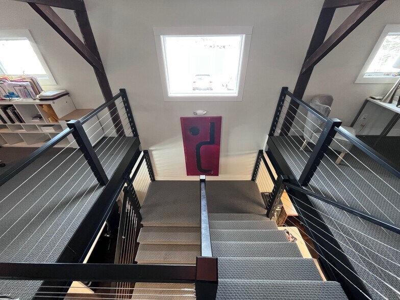 More Photos Of 112 Parker St, Newburyport Research And Development For Lease