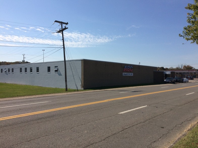 More Photos Of 105 C St, Kenova Warehouse For Lease