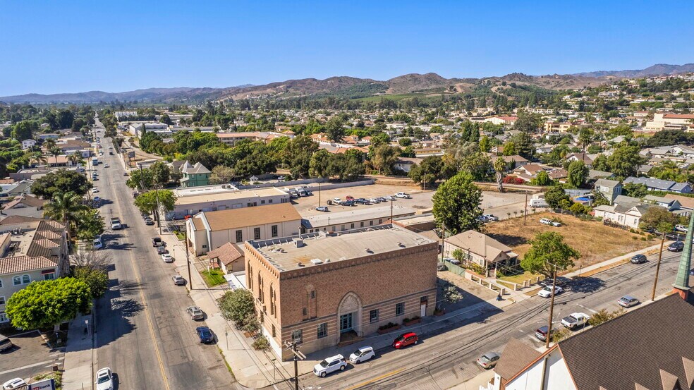 More Photos Of 102 N 7th St, Santa Paula Specialty For Sale