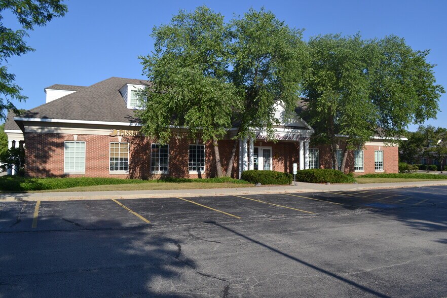 More Photos Of 310 S Greenleaf Ave, Gurnee Medical For Sale