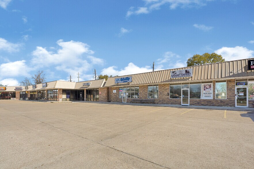 More Photos Of 4307 Red Bluff Rd, Pasadena Unknown For Lease