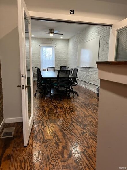 More Photos Of 7714-7718 S Broadway, Saint Louis Coworking Space