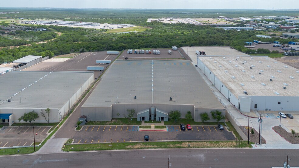 More Photos Of 14701 Atlanta Dr, Laredo Distribution For Lease