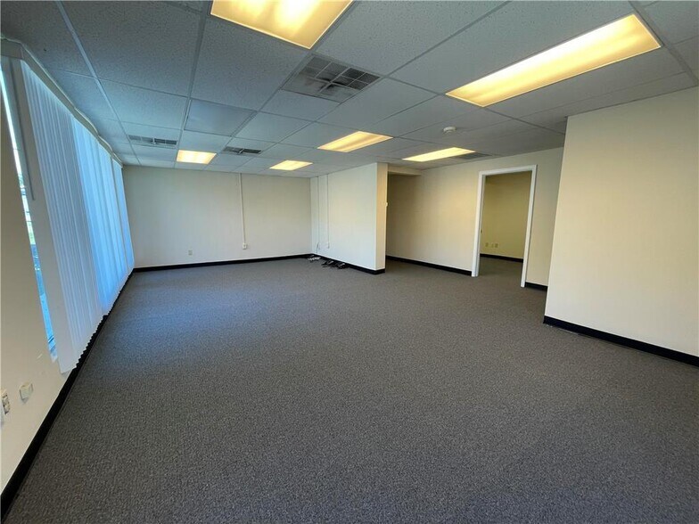 More Photos Of 344 S 3rd St, Coopersburg Medical For Sale