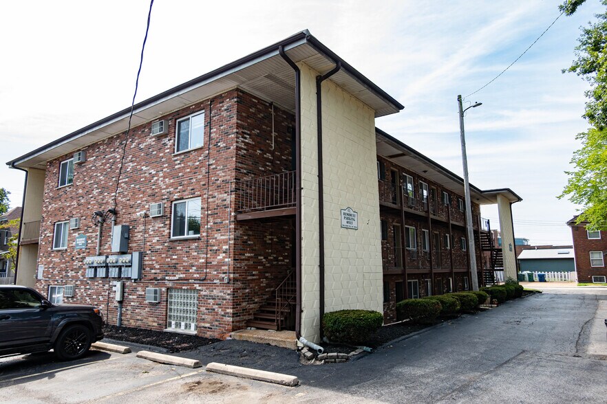 More Photos Of 7403 Elm Ave, Maplewood Apartments For Sale