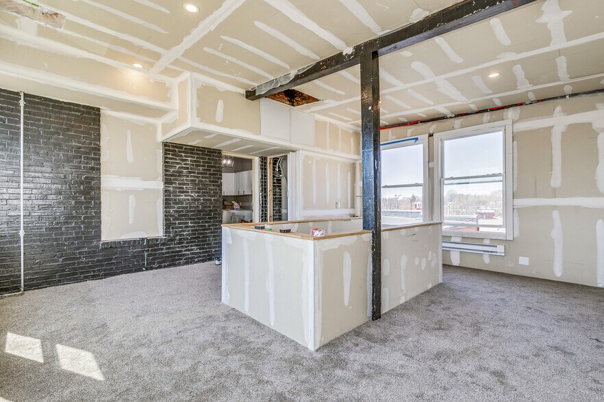 More Photos Of 1500 W Broadway Ave, Minneapolis Storefront Retail Residential For Sale