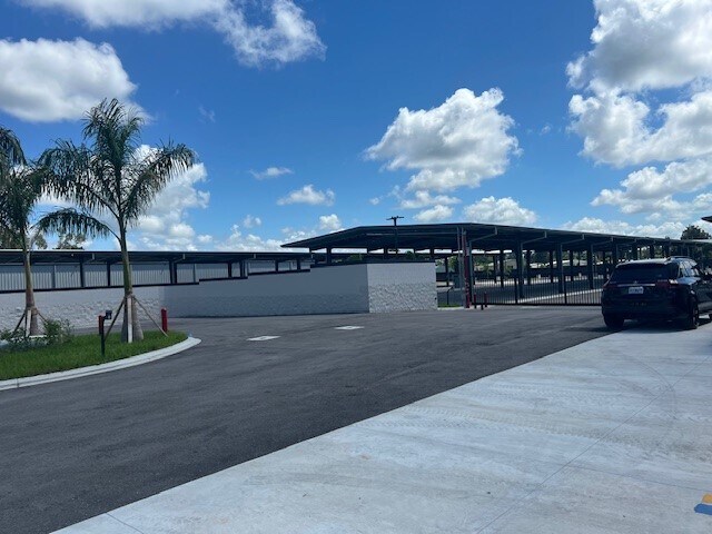 More Photos Of 2750 N Tamiami Trl, North Fort Myers Light Manufacturing For Lease
