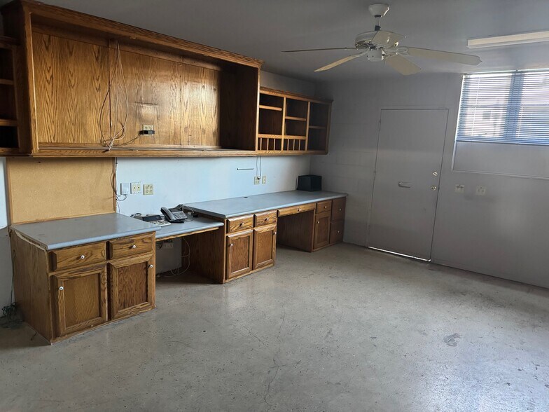 More Photos Of 5200 Chakemco St, South Gate Warehouse For Sale