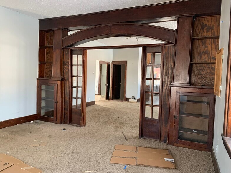 More Photos Of 325 Iris Ct, Saint Clair Medical For Sale