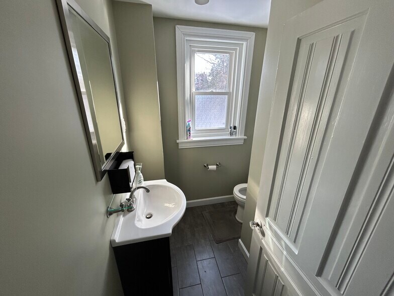 More Photos Of 566 Main St, Royersford Office For Sale