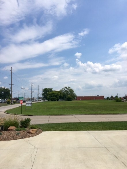 More Photos Of Waterford Plaza Lots, Evansville Land For Sale