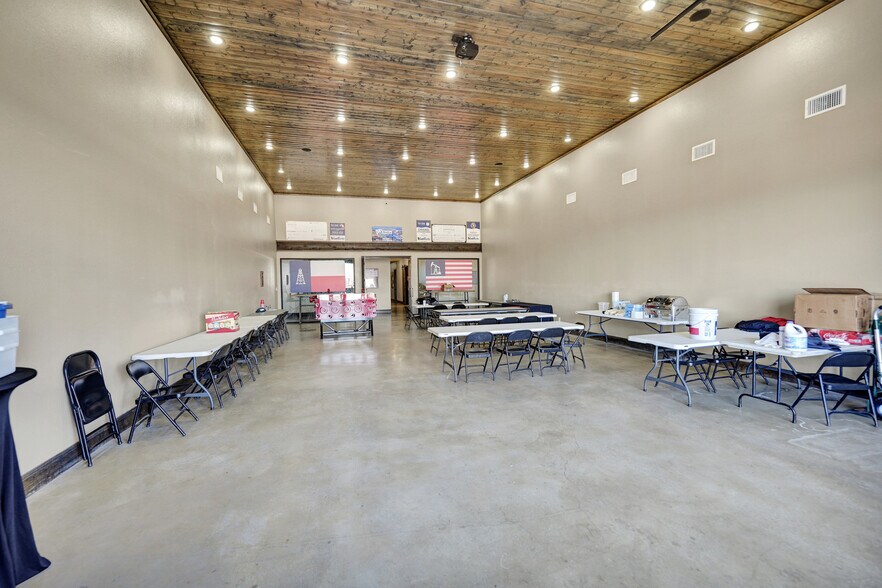 More Photos Of 4313 N County Rd W, Odessa Office For Sale