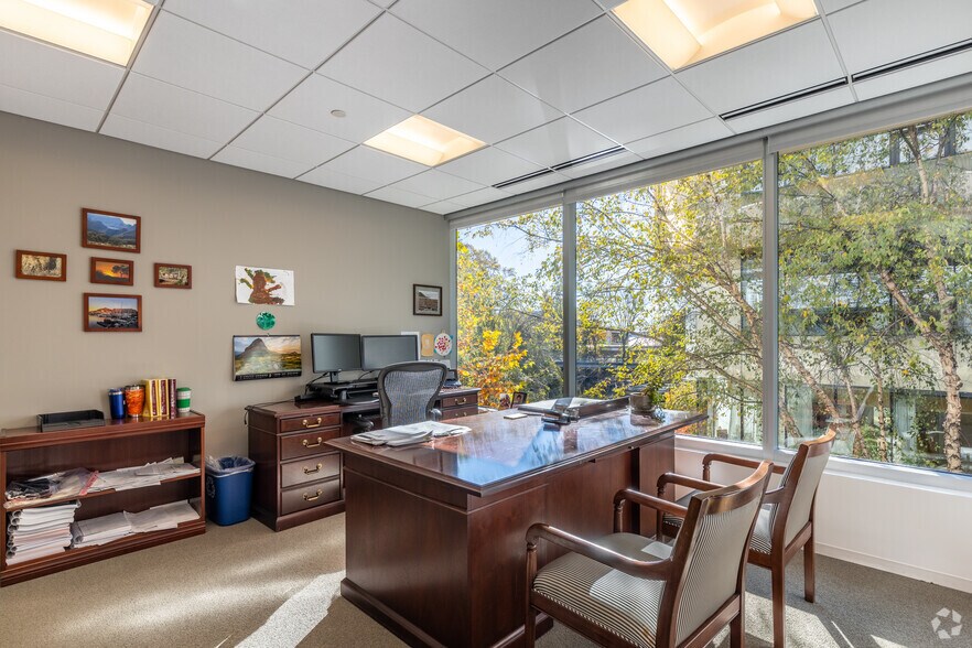 More Photos Of 2900 K St NW, Washington Office For Sale